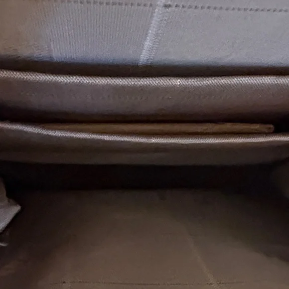 Vintage-Inspired Floral Clutch with Embellishments - Picture 9 of 15